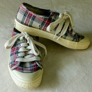 🔴 Plaid Sneakers 6.5 SALE!